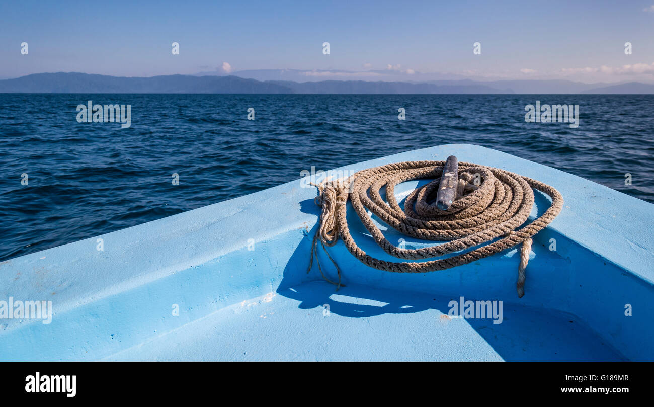 GULFO DULCE, COSTA RICA - bolina la corda avvolta attorno al gancio. Foto Stock