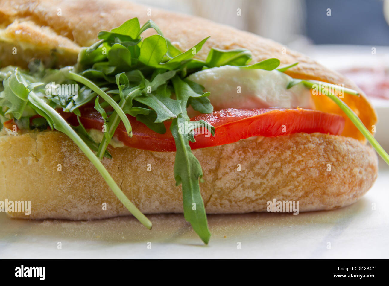 Pomodoro, rucola e mozzarella panino close-up foto Foto Stock