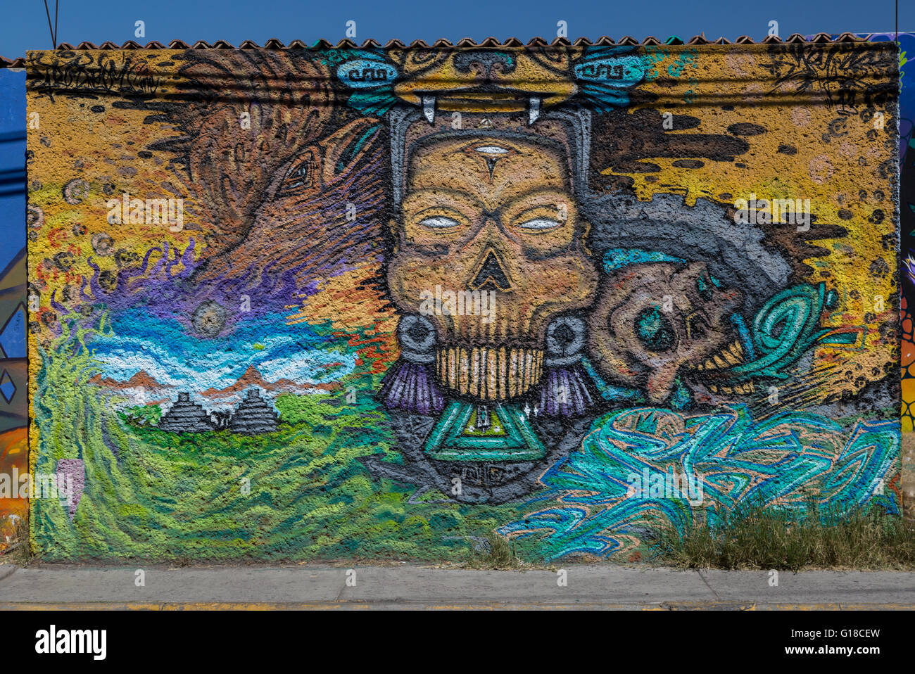 Arte Urbana raffiguranti Messicani Indiani in stile coloniale spagnolo città di Santiago di Querétaro, Querétaro Messico Foto Stock