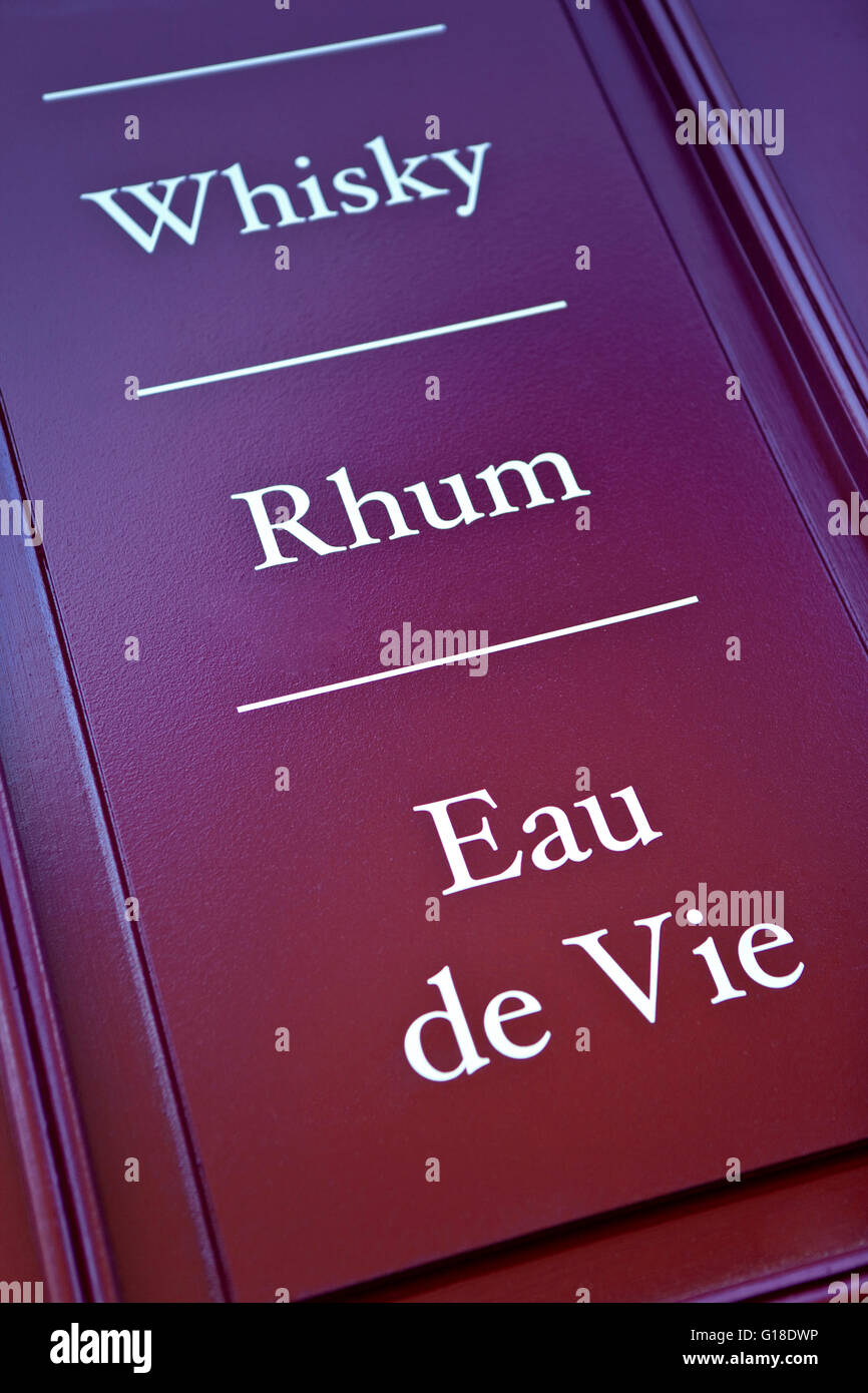 Close up di una azienda vinicola francese segno vicino a Bordeaux Foto Stock