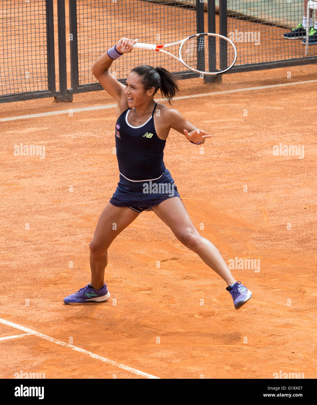 Heather Watson di G. BRETAGNA giocando Barbora STRYCOVA di Repubblica Ceca, BNL Tennis Internazionali, Foro Italico, Roma, 2016 Foto Stock