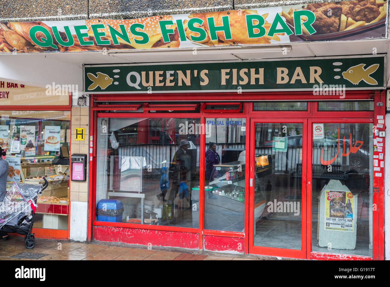 Londra, Regno Unito. Il 10 maggio, 2016. La Queen's Fish Bar in Green Street, una delle molte aziende locali che si aspetta di subire una grande caduta di incassi in seguito al trasferimento del West Ham United da Upton Park per Stratford. Credito: Mark Kerrison/Alamy Live News Foto Stock