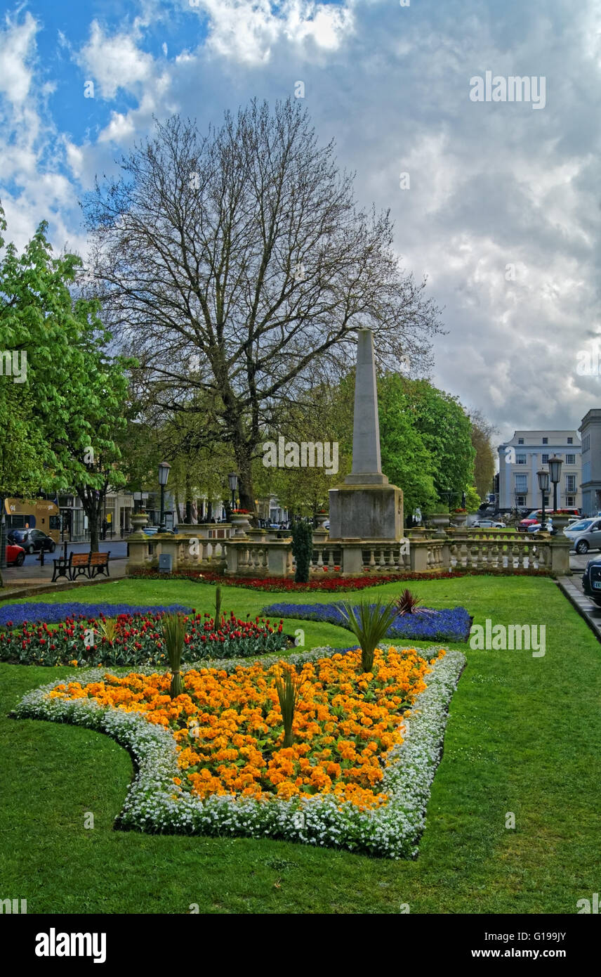 UK,,Gloucestershire Cheltenham,la passeggiata lungo i giardini e Cheltenham Memoriale di guerra Foto Stock