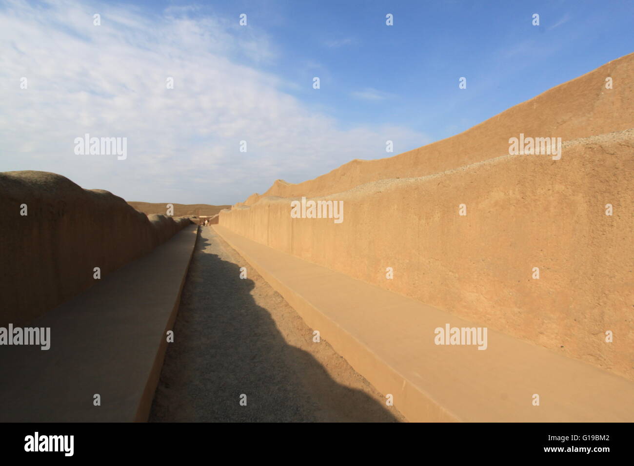 Le sabbie di sculture in pietra e intagli a Chan Chan sito archeologico vicino a Trujillo, Perú Foto Stock