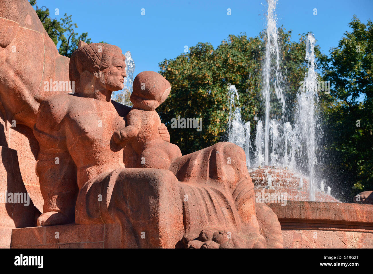 Brunnen der Fruchtbarkeit, Arnswalder Platz, Prenzlauer Berg di Berlino, Deutschland Foto Stock
