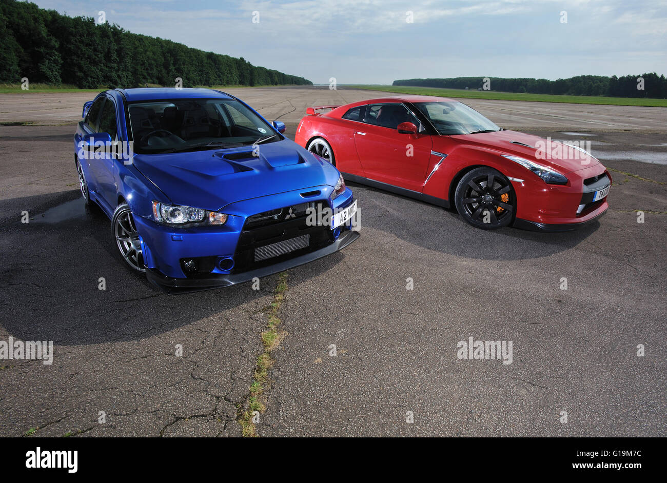 2009 Nissan GT-R R35 e Mitsubishi eso X supercar nipponica rivali Foto Stock