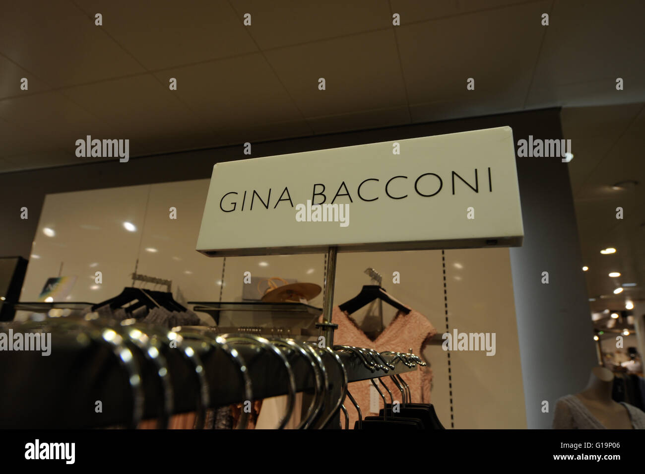 Vestiti,abbigliamento,UK,Gina Bacconi Foto Stock