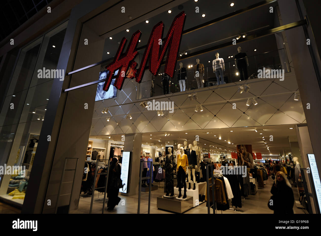 Abbigliamento, vestiti,abbigliamento,UK, H & M, Foto Stock