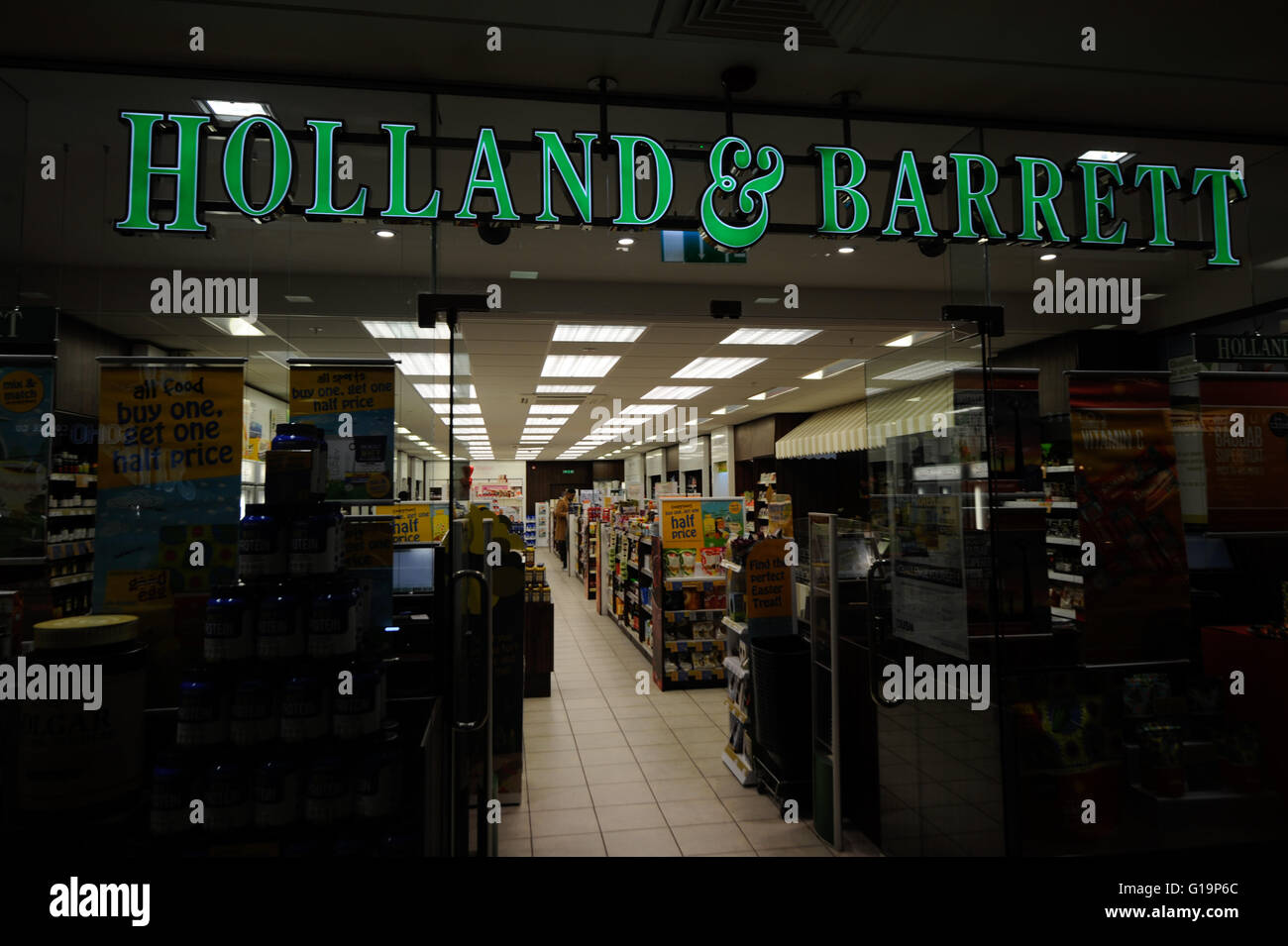 Holland & Barrett, health food negozi,food processing,UK Foto Stock