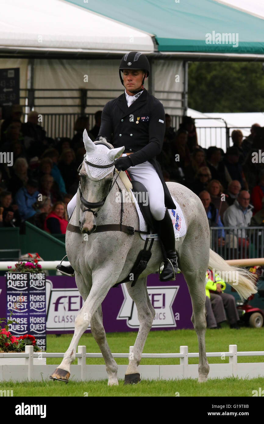 Paolo Tapner (Australia) su Kilronan nel dressage al Land Rover Burghley Horse Trials, 5 settembre 2015 Foto Stock