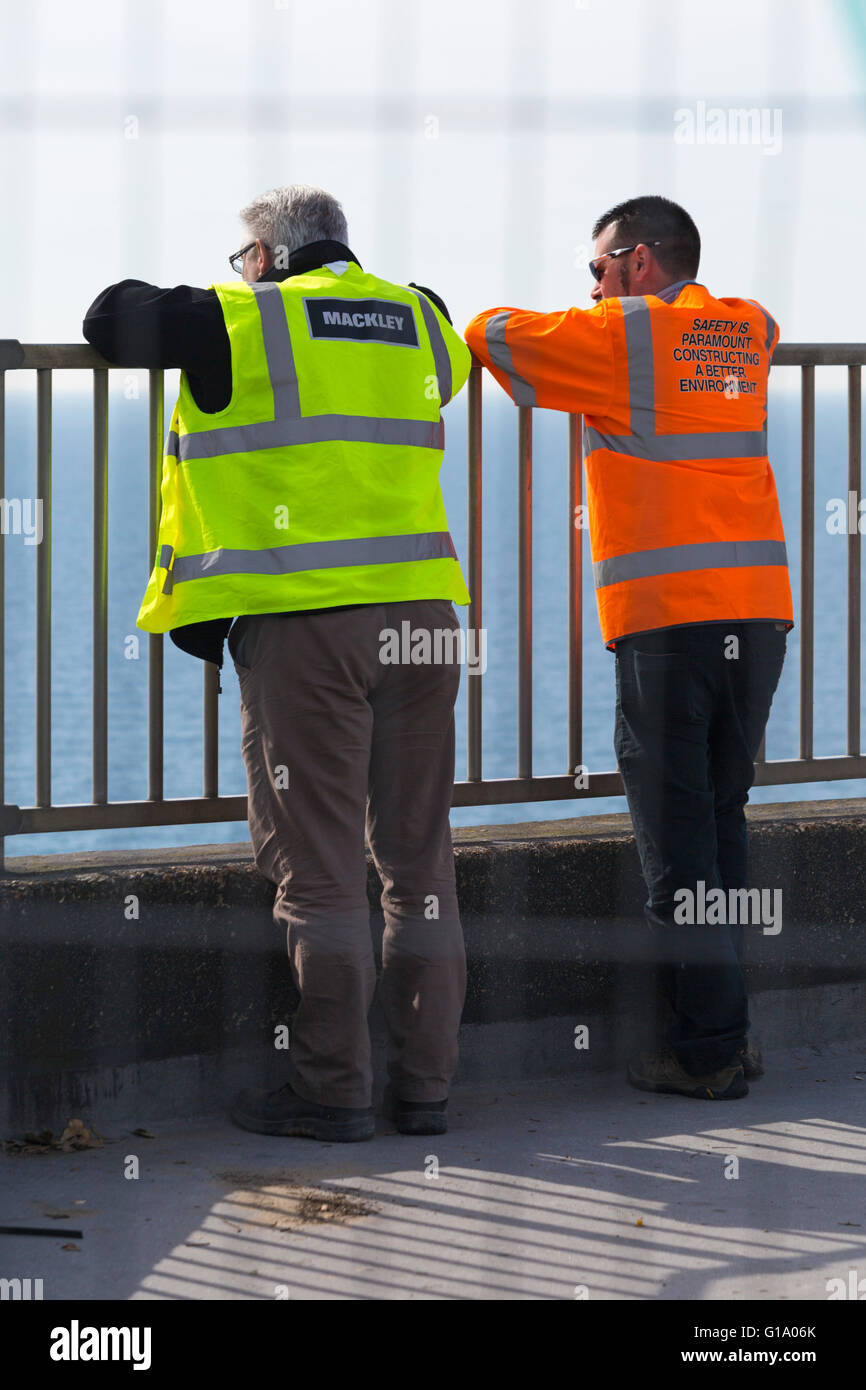 Controllo del danno a seguito di frana a East Cliff Bournemouth Foto Stock