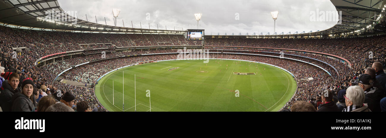 Melbourne, Australia - 25 Aprile 2015: vista panoramica di Melbourne Cricket Ground su Anzac Day 2015 Foto Stock
