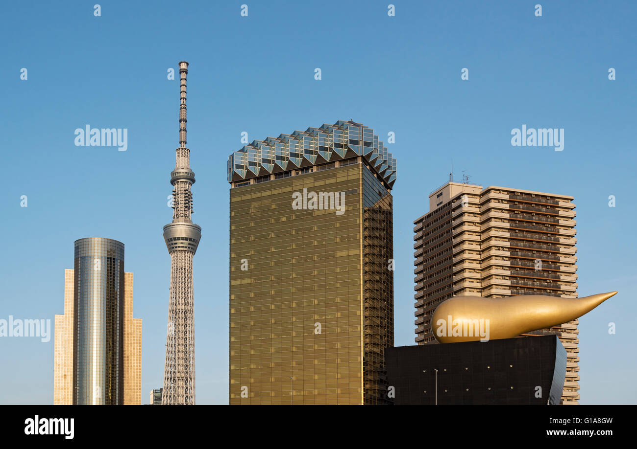 Sumida Ward Office, Skytree Tower e Asahi Headquarters Building, Tokyo, Giappone Foto Stock