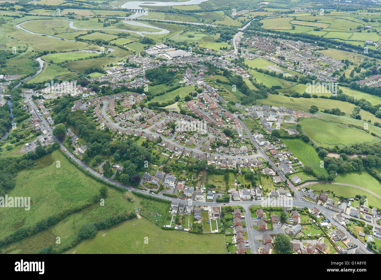 Una veduta aerea del Galles del Sud città di Hendy e la campagna circostante Foto Stock