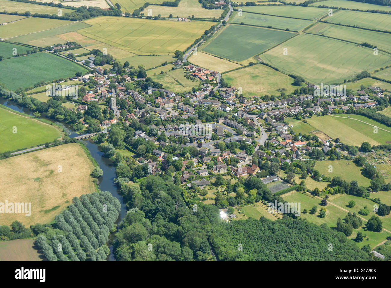 Una veduta aerea del villaggio di Felmersham e la circostante campagna del Bedfordshire Foto Stock