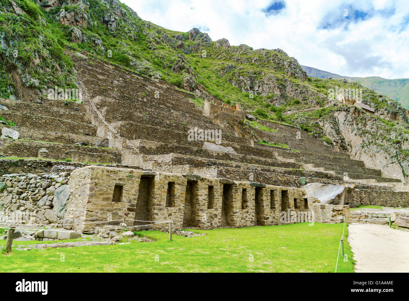 L'incredibile terrazze delle rovine di Ollantaytambo alla Valle Sacra degli Incas vicino a Cusco, Perù Foto Stock