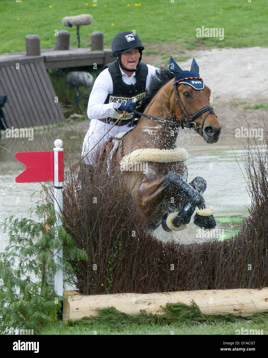 Mitsubishi Motors Badminton H/T C/C il giorno 3 2016 vincitore Michael Jung ( Ger ) su La Biosthetique-Sam durante il cross country Foto Stock