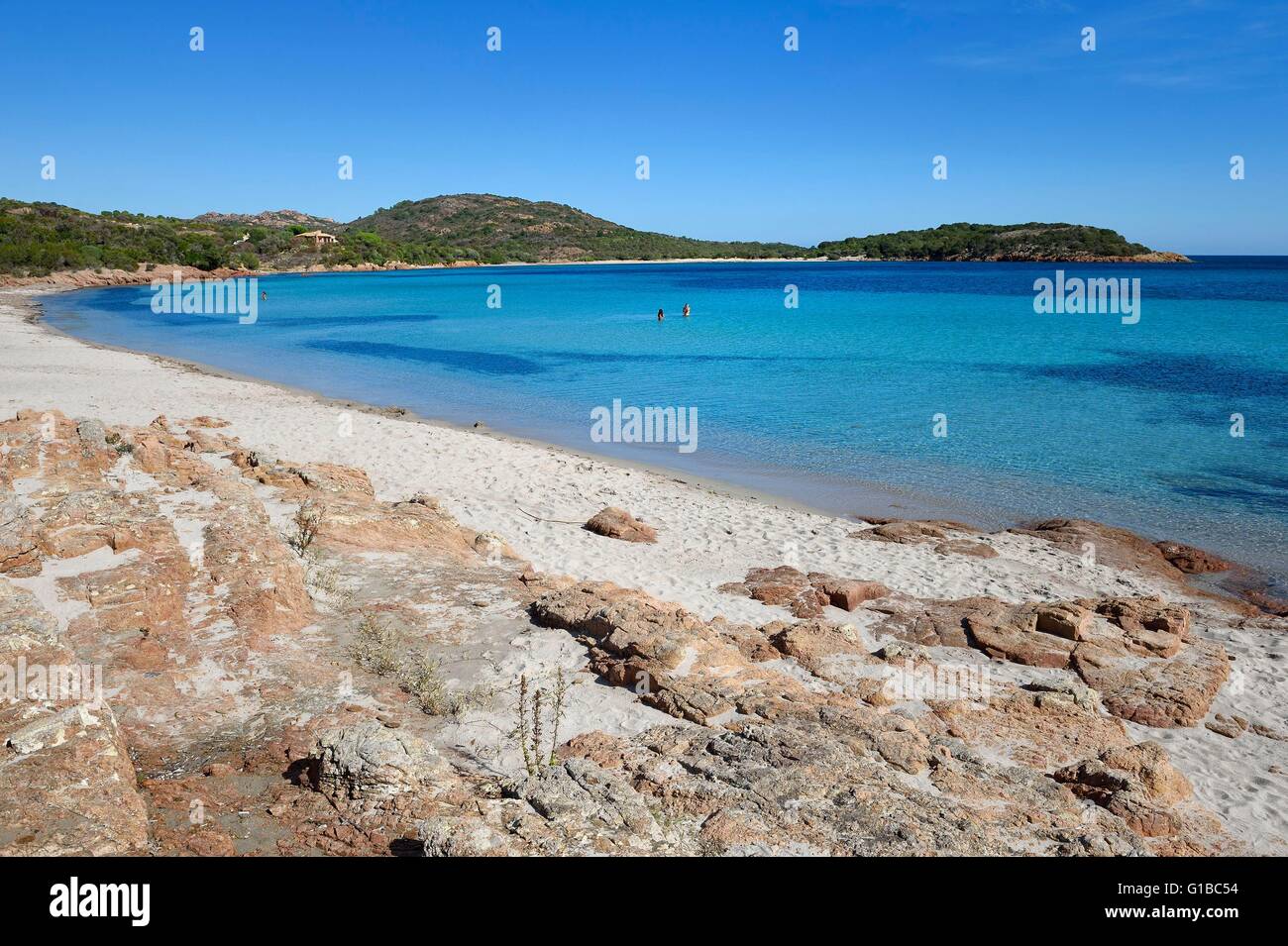 Francia, Corse du Sud, Bouche de Bonifacio Riserva Naturale, Rondinara bay e la spiaggia Foto Stock