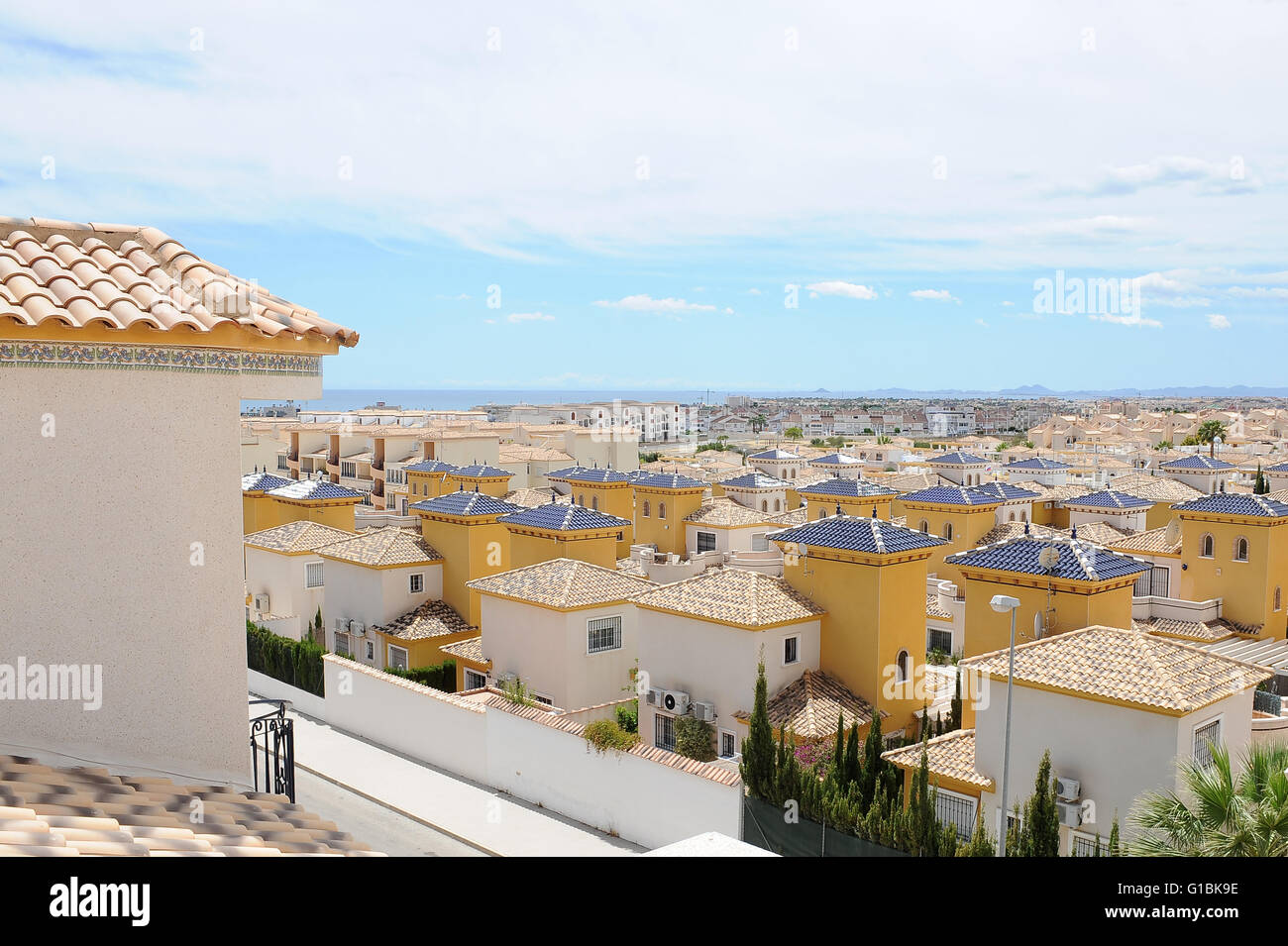 Una vista guardando verso La Manga da un appartamento solarium a Los Altos vicino a Torrevieja in Spagna. 12 maggio 2016 © Paul Treadway Foto Stock