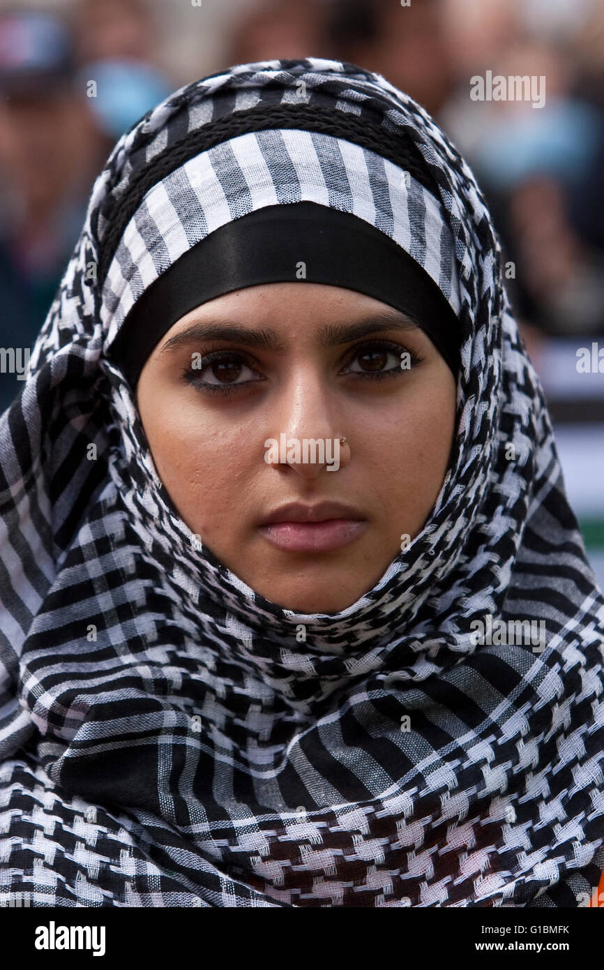 Manifestante palestinese a ricordo di Gaza manifestazione a Londra Foto Stock
