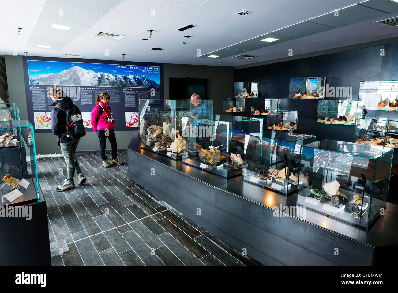 Europa; Italia; Alpi italiane; Courmayeur; nuovo; Skyway stazione della funivia (2015); il museo dei minerali Foto Stock