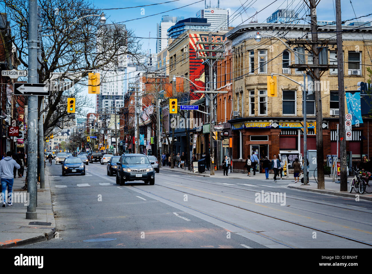 Queen Street West, nel quartiere alla moda di Toronto, Ontario. Foto Stock