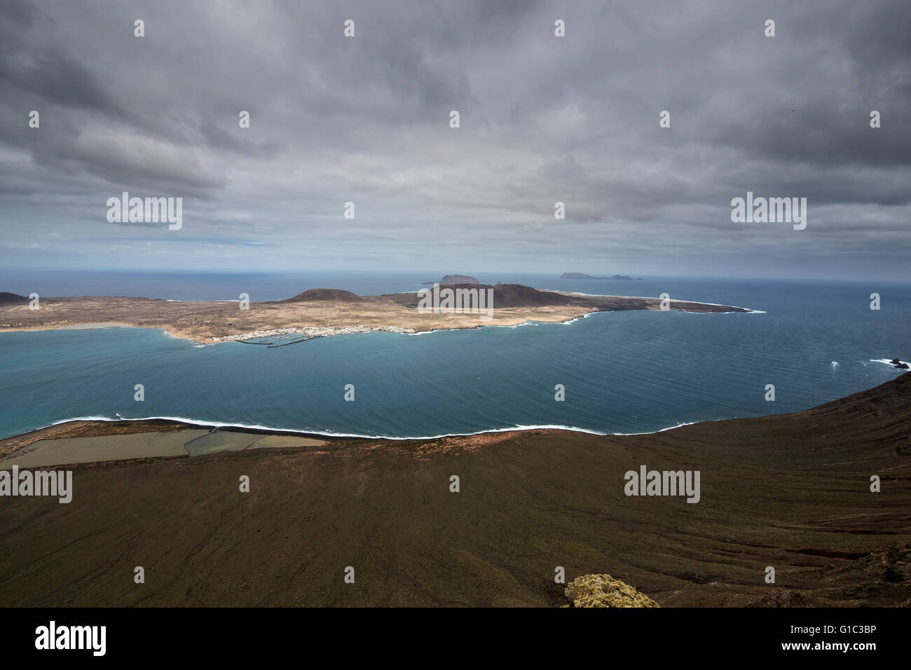 Isola di La Graciosa dal Mirador del Rio, Lanzarote, Isole Canarie, Spagna Foto Stock