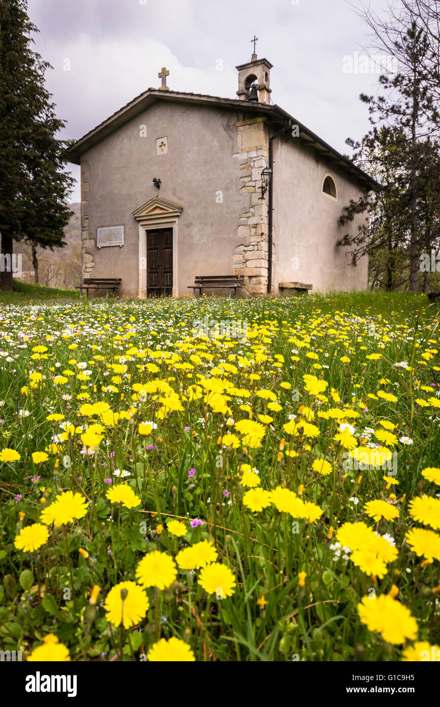 Piccola chiesa di epoca longobarda (XIX secolo) dedicato a Sant'Antonio Abate. Foto Stock