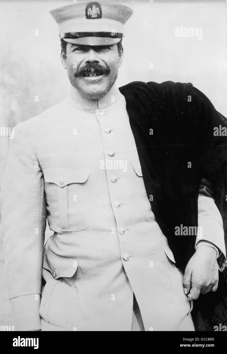 Ritratto fotografico di Pancho Villa (1878-1923) rivoluzionario messicano generale e uno dei più eminenti figure della rivoluzione messicana. Datata 1908 Foto Stock