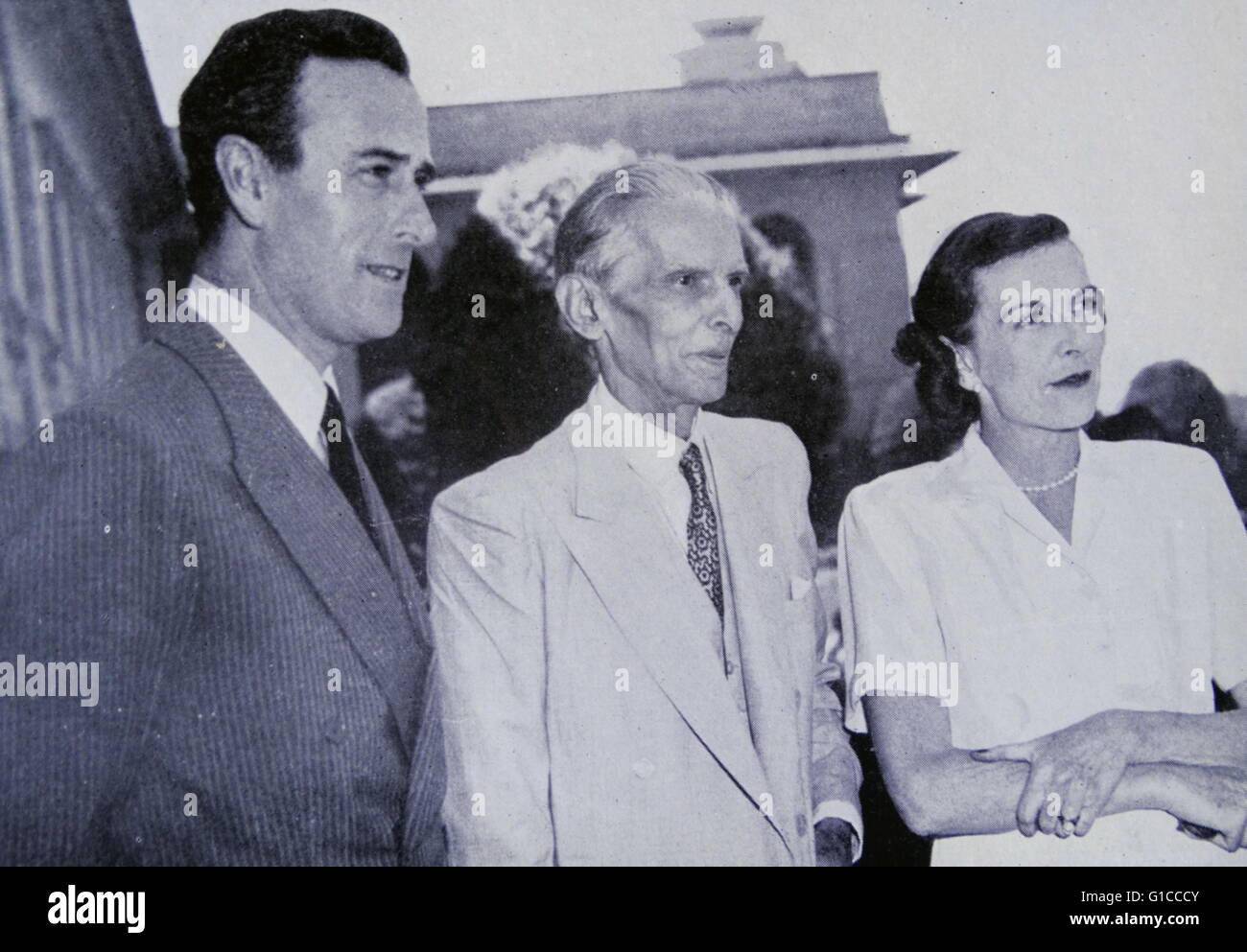 Muhammad Ali Jinnah (centro), incontra il viceré britannico Lord Mountbatten e Lady Mountbatten a Delhi, India Aprile 1947 Foto Stock