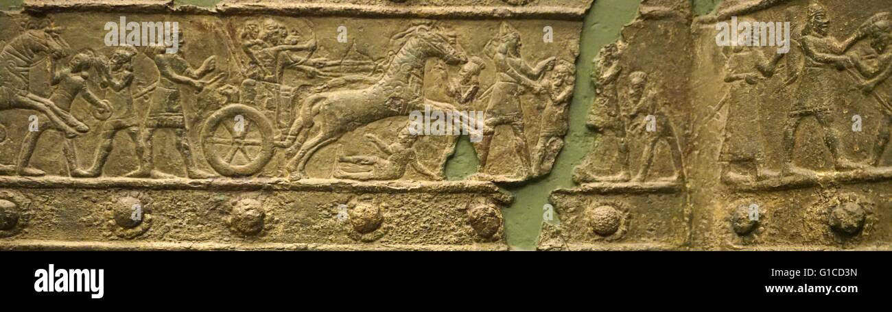 Il Balawat cancelli, tre gruppi di porte da Balawat, un antico Impero Assiro, goffrato con scene raffiguranti scene di guerra, la presentazione del tributo e la caccia dei leoni e dei buoi. Foto Stock