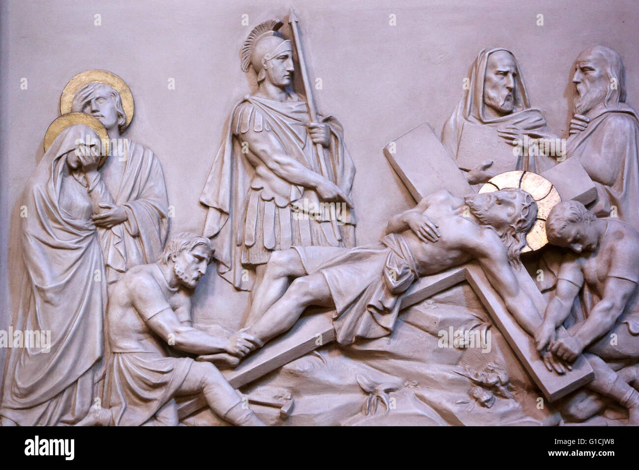 Basilica di Notre Dame di Ginevra. La passione di Gesù Cristo. La crocifissione. Ginevra. La Svizzera. Foto Stock