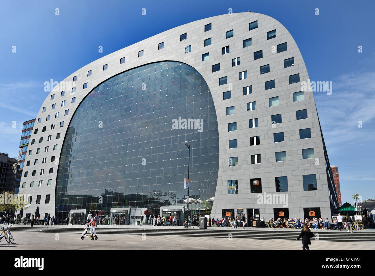 Rotterdamse Markthal (Rotterdam Market Hall) presso la piazza Blaak olandese Paesi Bassi Foto Stock