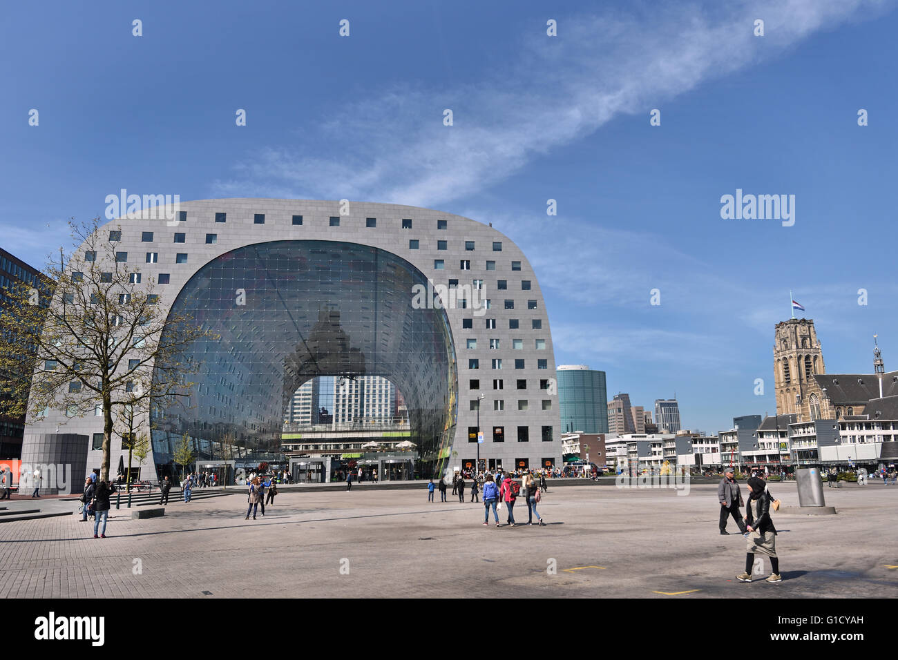 Rotterdamse Markthal (Rotterdam Market Hall) presso la piazza Blaak olandese Paesi Bassi Foto Stock