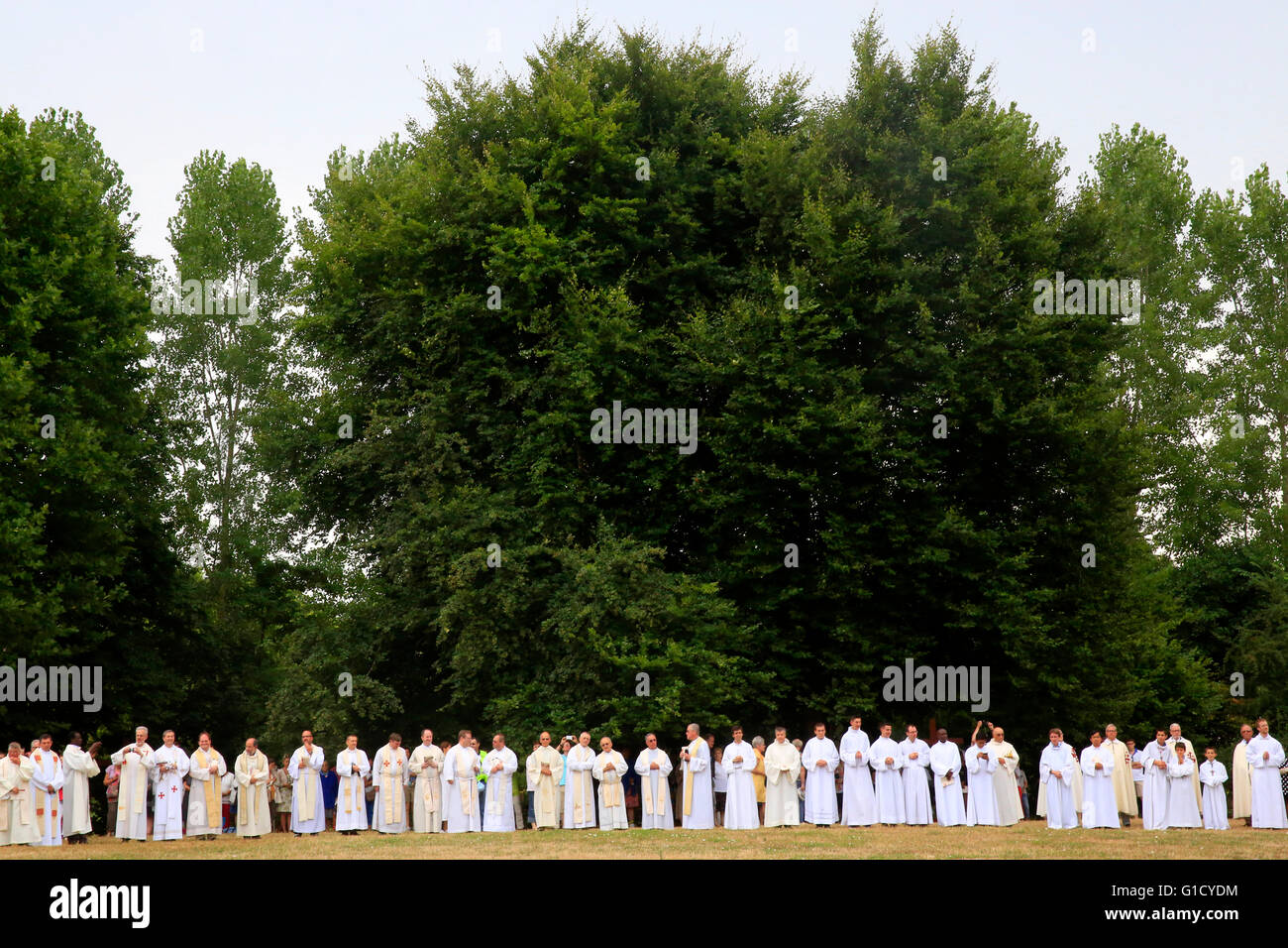 Ars-sur-Fromans. Sanctuary-Shrine di Giovanni Maria Vianney (il Curato d Ars). I sacerdoti. La Francia. Foto Stock