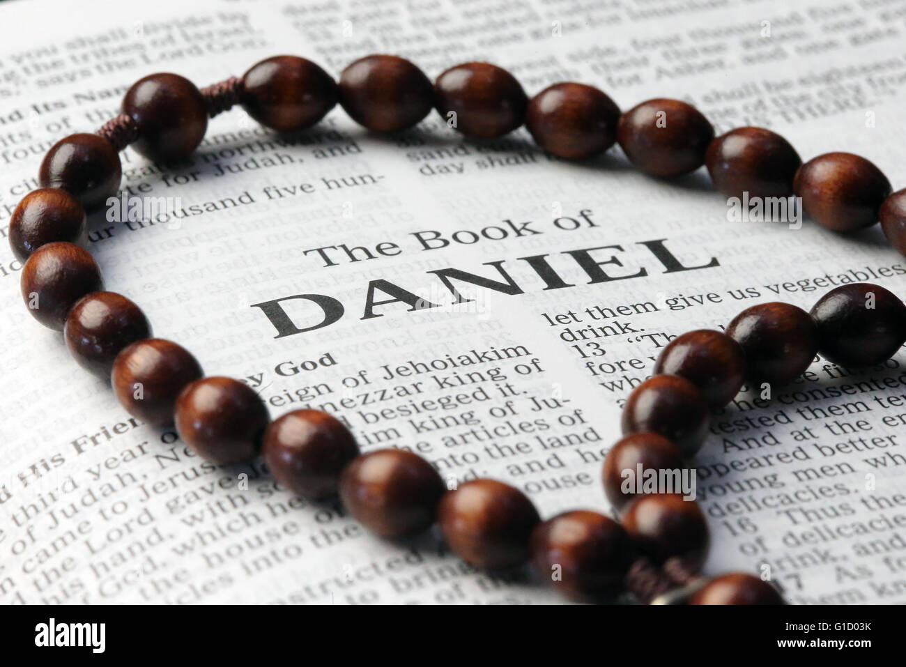 La Bibbia e il rosario. Il libro di Daniele. Il libro di Daniele. La Francia. Foto Stock