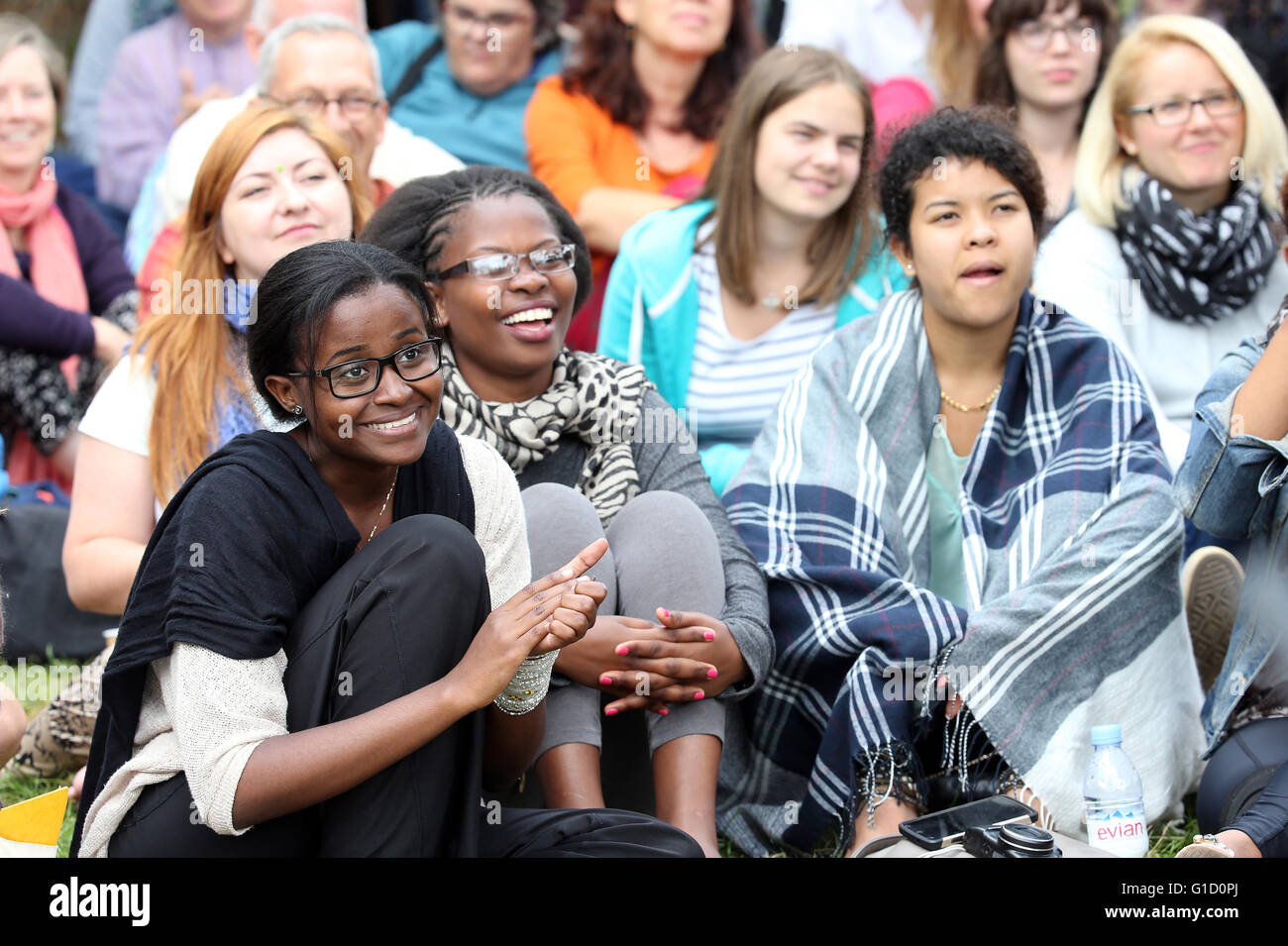 Taize comunità ecumenica. Giovani pellegrini. Taize. La Francia. Foto Stock