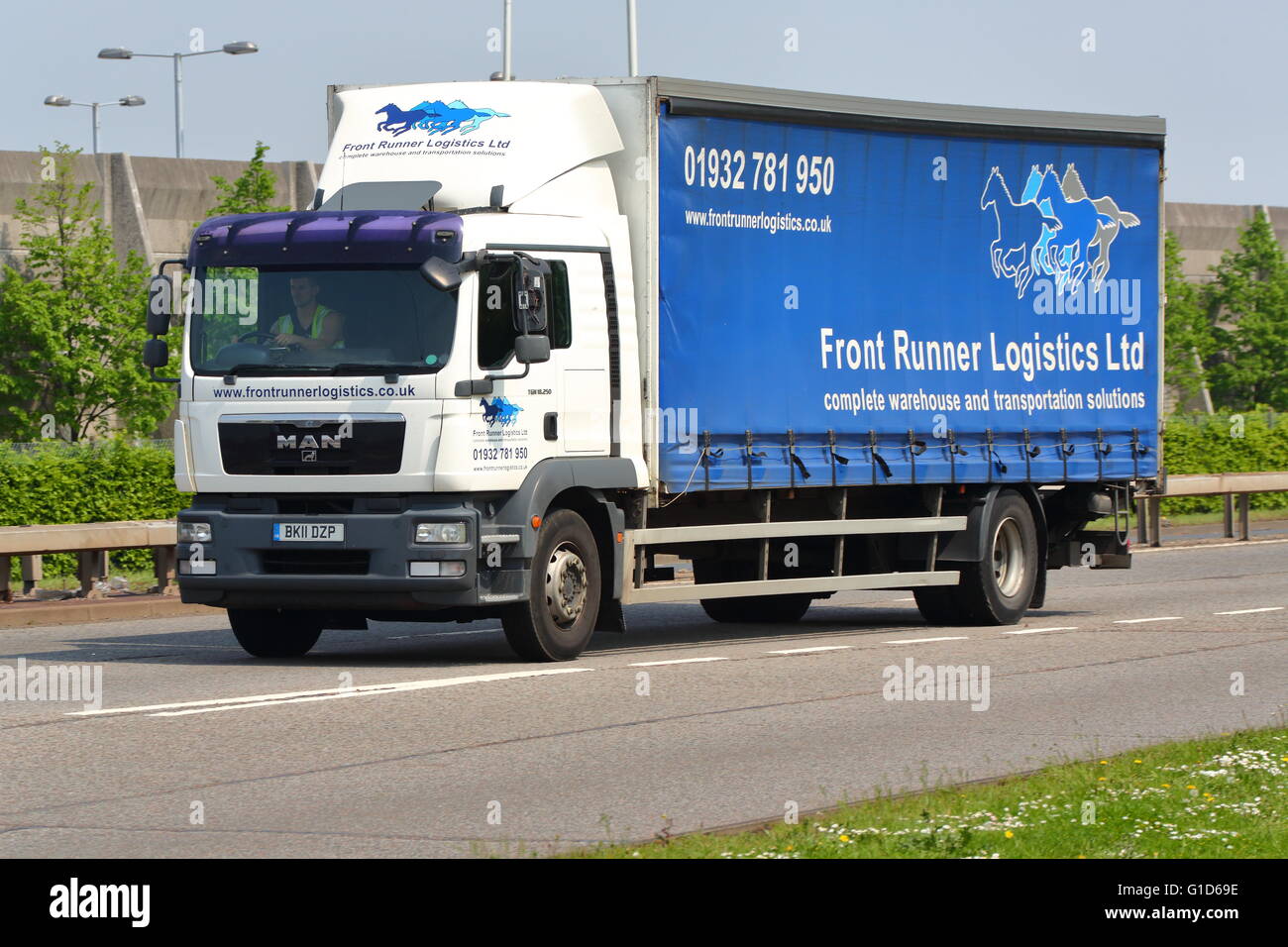 Front Runner Logistica camion vicino al London Heathrow Airport Foto Stock