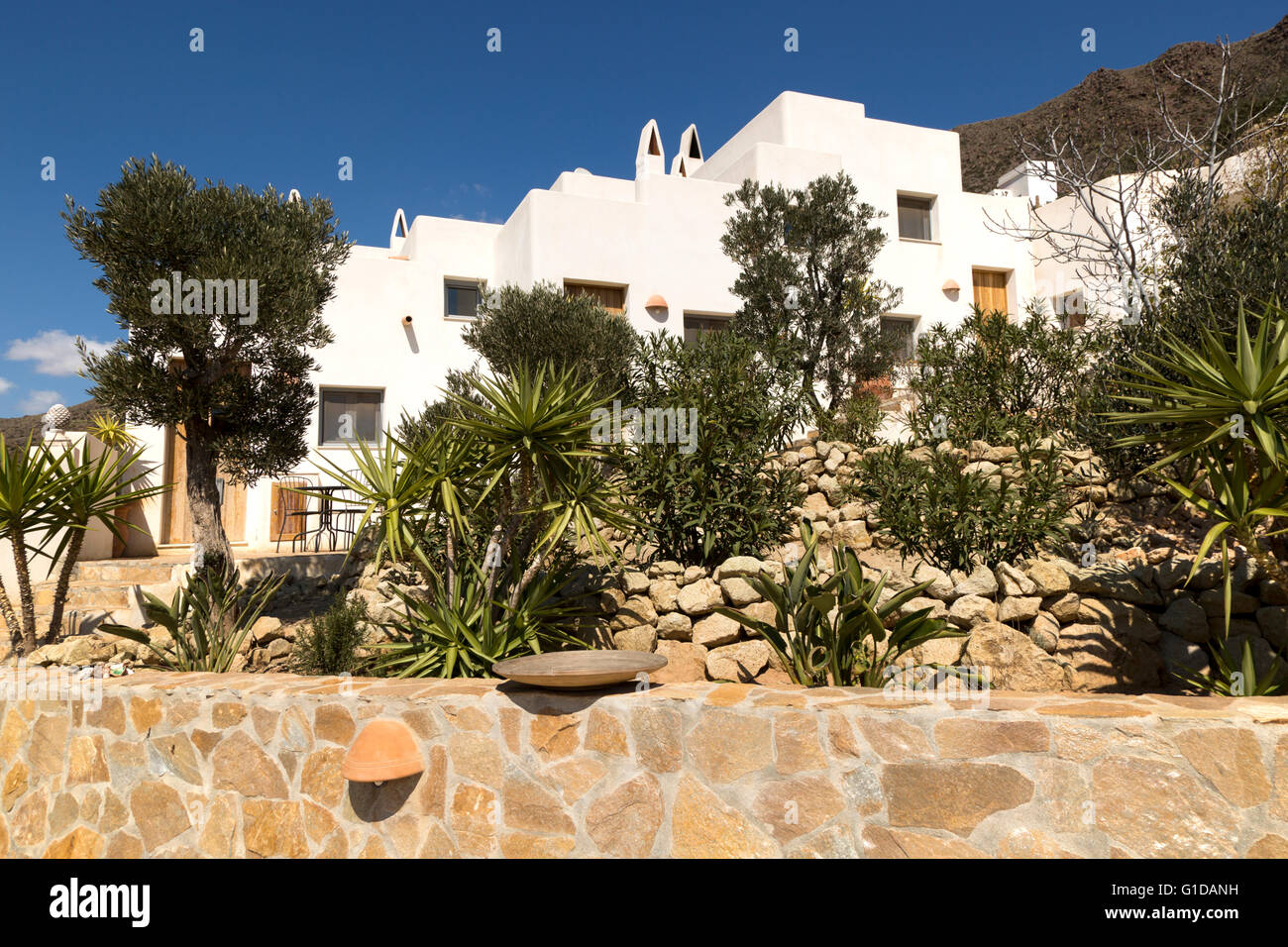 La moderna architettura alloggi turistici, Los Presillas Bajas, Parco Naturale Cabo de Gata, Almeria, Spagna Foto Stock