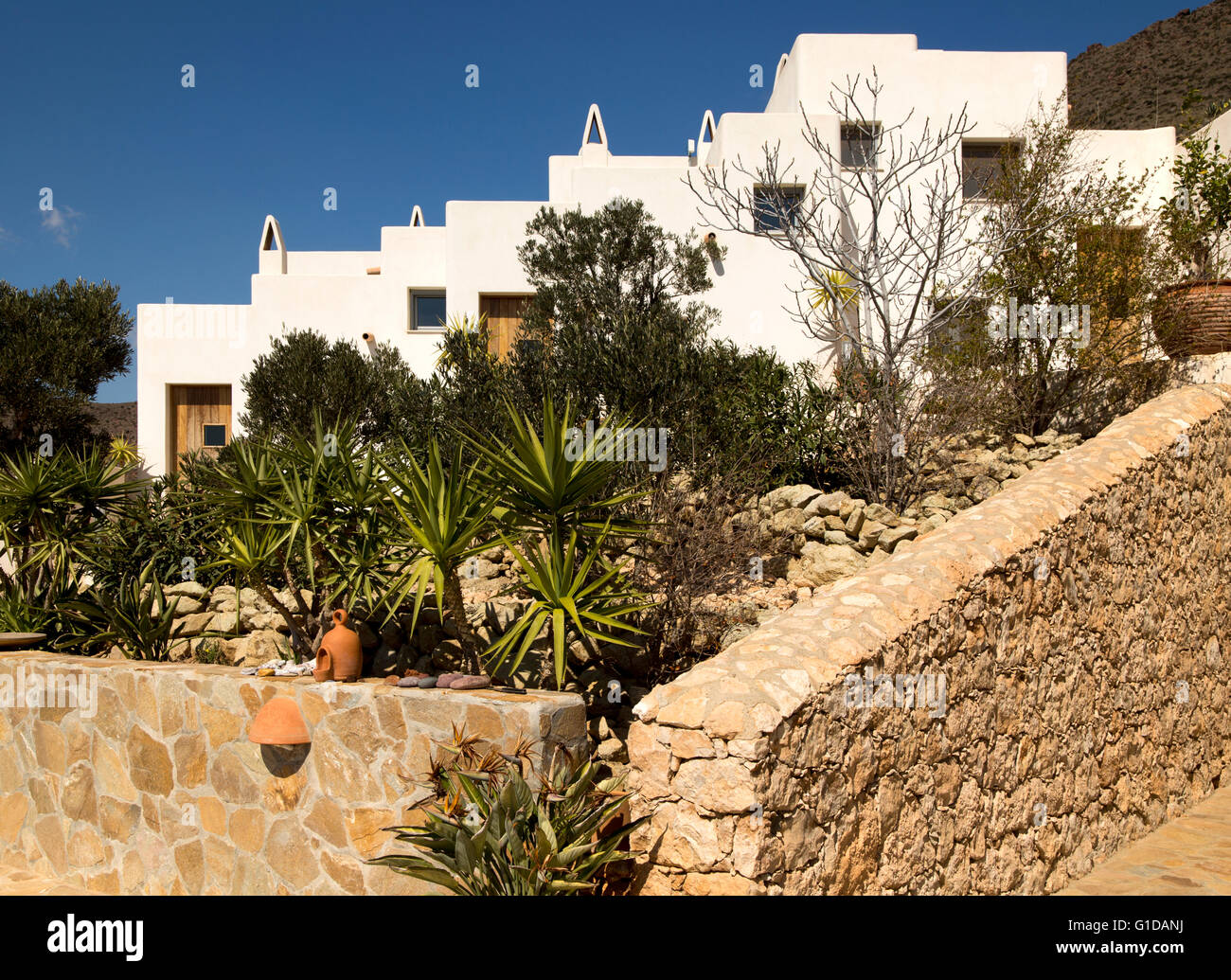 La moderna architettura alloggi turistici, Los Presillas Bajas, Parco Naturale Cabo de Gata, Almeria, Spagna Foto Stock