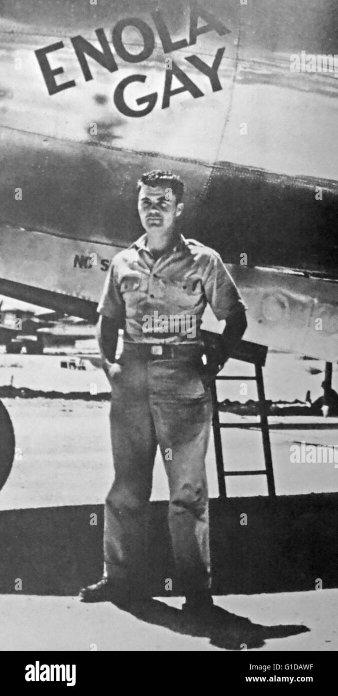 Il colonnello Paul Tibbets, pilota del B-29 Enola Gay. Caricato con la caduta della bomba atomica su Hiroshima il 6 agosto 1945. Foto Stock