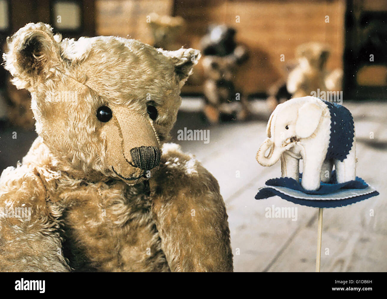 Knopf im Ohr - Das Leben der Margarete Steiff / Teddybär / Steiff-Spielzeug,Einblick ins legendäre Steiff-Werk, das die Kindheit von Millionen weich ausstaffierte Foto Stock