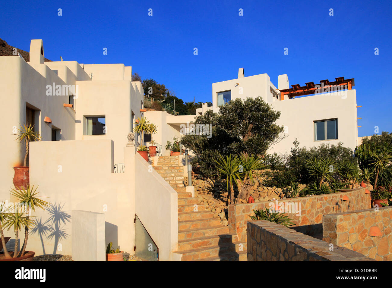 La moderna architettura alloggi turistici, Los Presillas Bajas, Parco Naturale Cabo de Gata, Almeria, Spagna Foto Stock