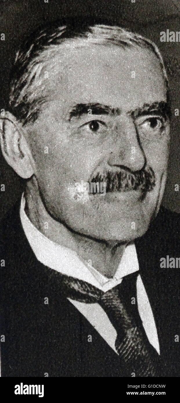 Arthur Neville Chamberlain (1869 - 9 novembre 1940); British politico conservatore che ha servito come Primo Ministro del Regno Unito a partire dal maggio 1937 al maggio 1940. Il ciambellano è meglio conosciuto per la sua pacificazione politica estera e in particolare per la sua firma dell'accordo di Monaco di Baviera nel 1938, Foto Stock