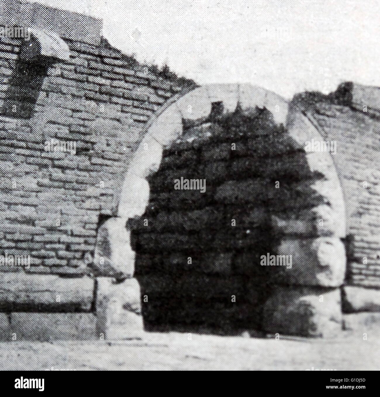 Alle porte della città coreana di Wonju distrutti durante la guerra Sino-Japanese nel 1894, nel corso della battaglia che porta il suo nome. Foto Stock