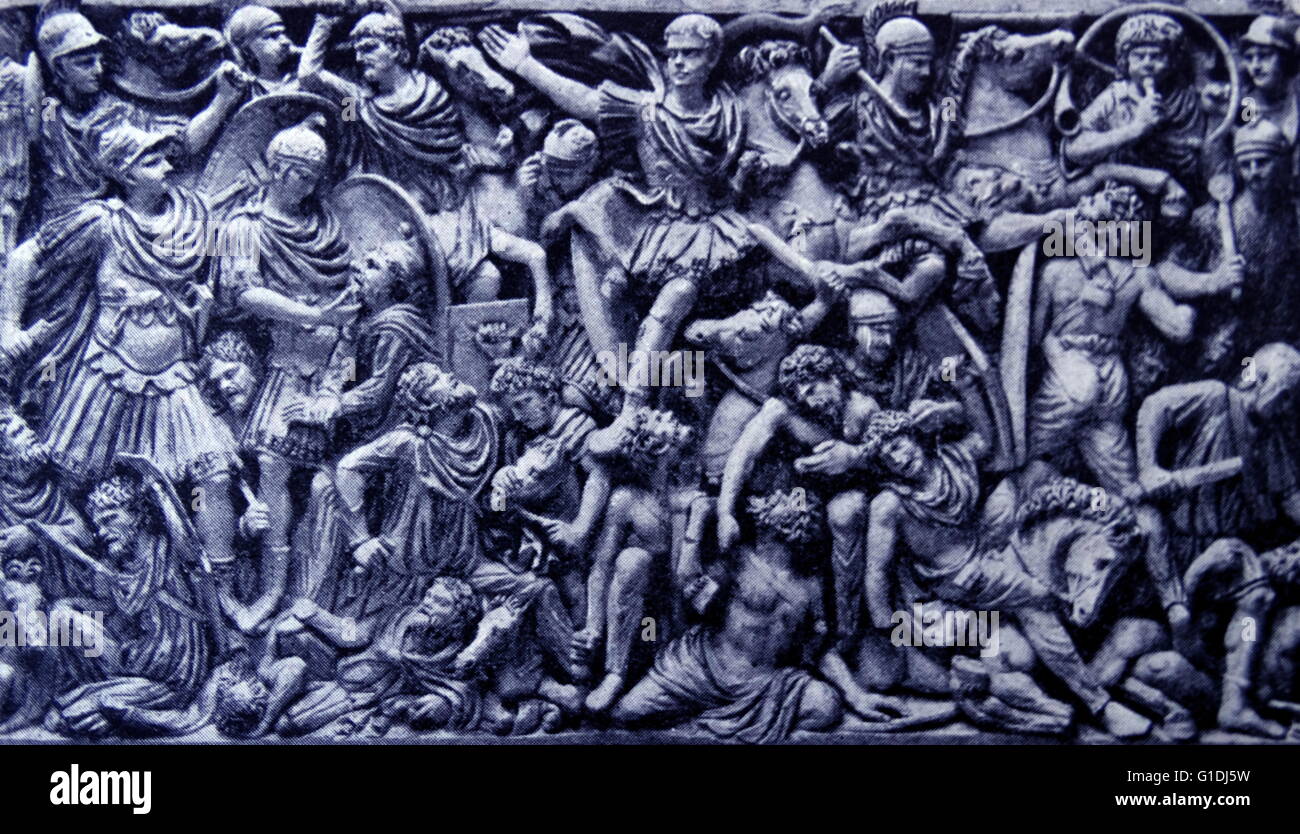 Antonine Tuscan-Doric monumentale colonna a Roma presumibilmente per commemorare l'imperatore Antonino Pio (ad 138-61). impreziosito con rilievi scolpiti commemorare l'imperatore Marco Aurelio Antonino (ad 161-80) Foto Stock