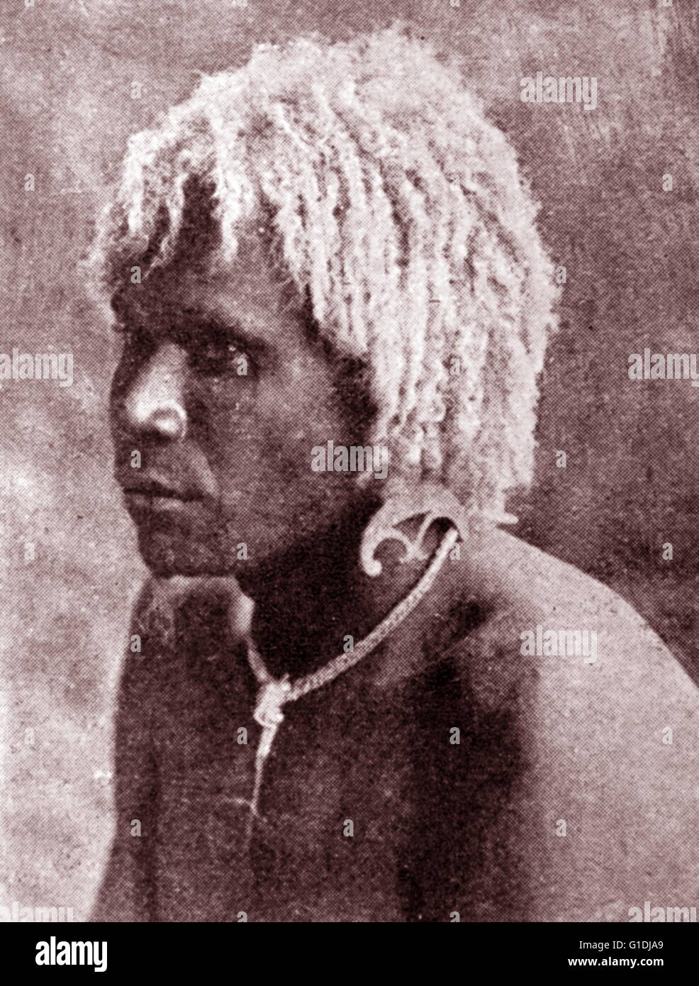 Tribesman dalle Isole Salomone in Oceania, a est di Papua Nuova Guinea. 1880 Foto Stock