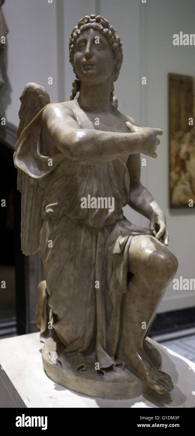 Satute di un angelo inginocchiato (uno di una coppia). Eventualmente realizzato da Silvio Cosini (1495-1549), scultore italiano. Datata XVI Secolo Foto Stock