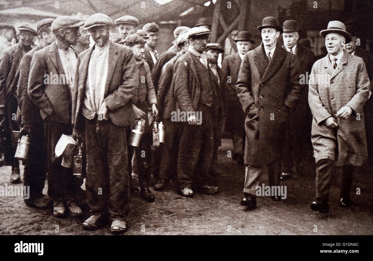 Fotografia di Prince Albert Frederick Arthur George (1895-1952) durante un tour del distretto di Bolton in Lancashire. In data xx secolo Foto Stock