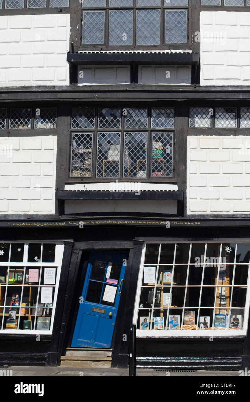 Old King's School shop con crooked porta blu Foto Stock